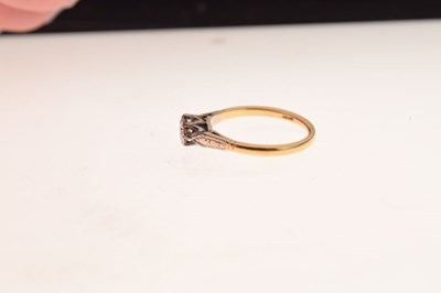 Lot 5 - Solitaire diamond ring