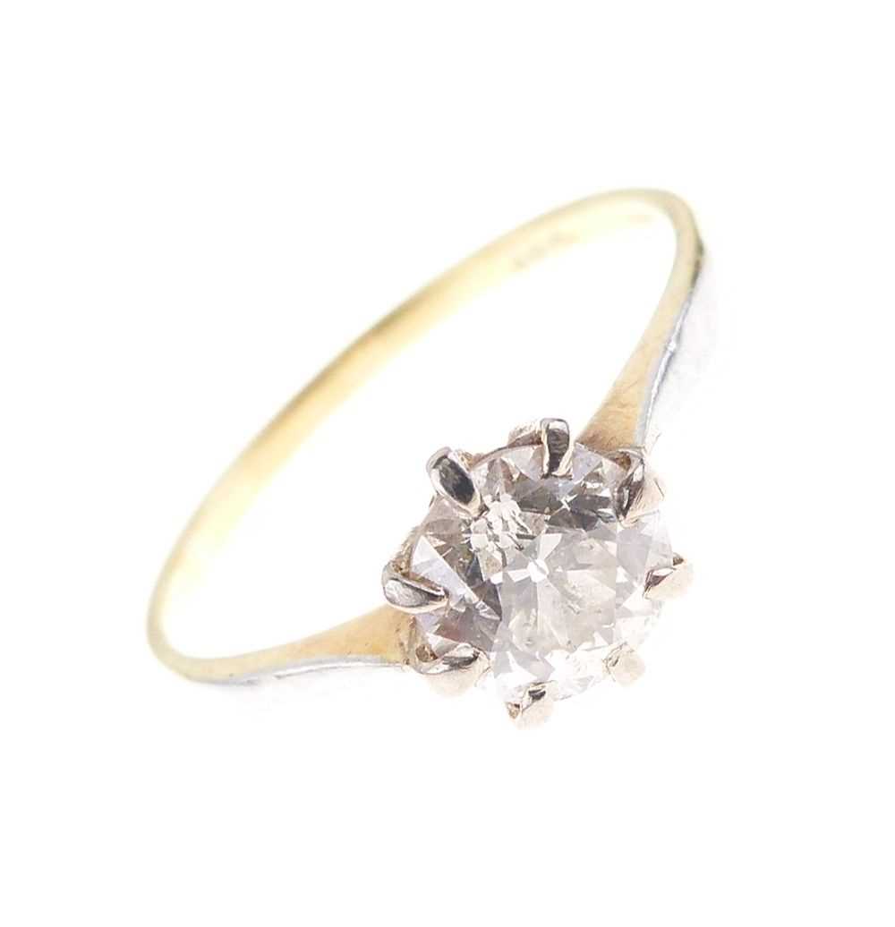 Lot 2 - Solitaire diamond ring