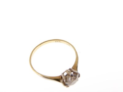 Lot 2 - Solitaire diamond ring