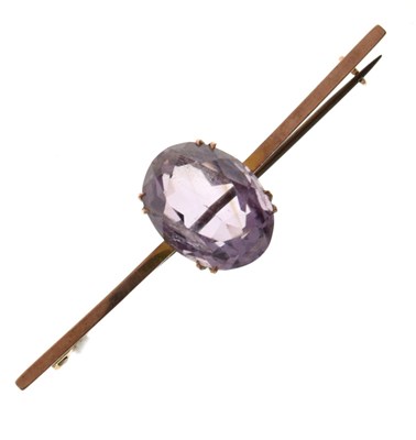Lot 67 - Amethyst set bar brooch
