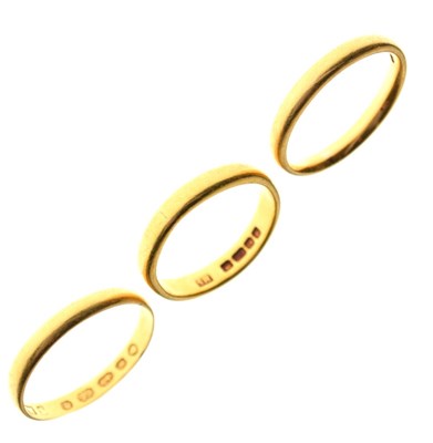 Lot 43 - Three 22ct gold wedding bands
