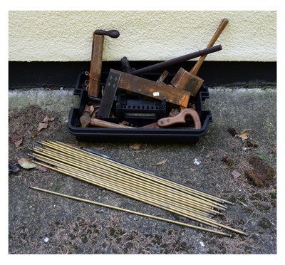 Lot 731 - Quantity of stair rods and tools