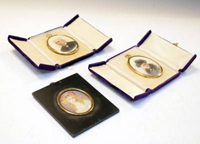 Lot 289 - Pair of miniatures in oval frames