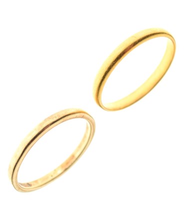 Lot 34 - 22ct gold wedding band, 2.6g, and 9ct gold wedding band, 2.2g