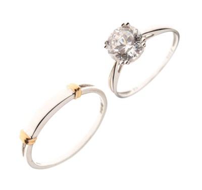 Lot 28 - 9ct white gold and cubic zirconia ring