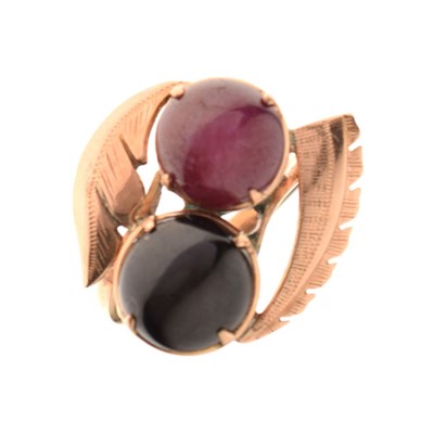 Lot 20 - Yellow metal dress ring