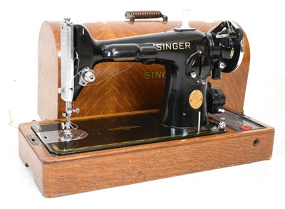 Lot 782 - Singer sewing machine