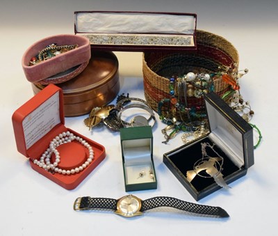 Lot 96 - Sundry costume jewellery