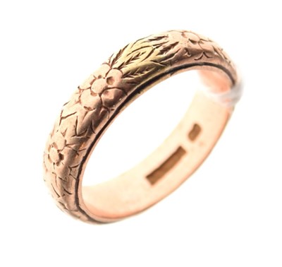 Lot 16 - 9ct rose gold engraved wedding band